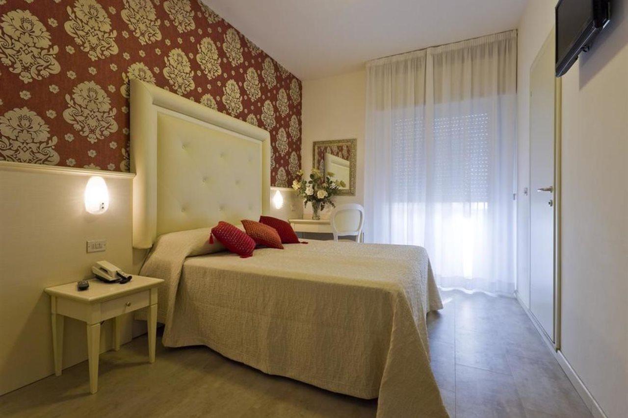 Hotel Foschi-Peninsula Bellaria-Igea Marina Esterno foto