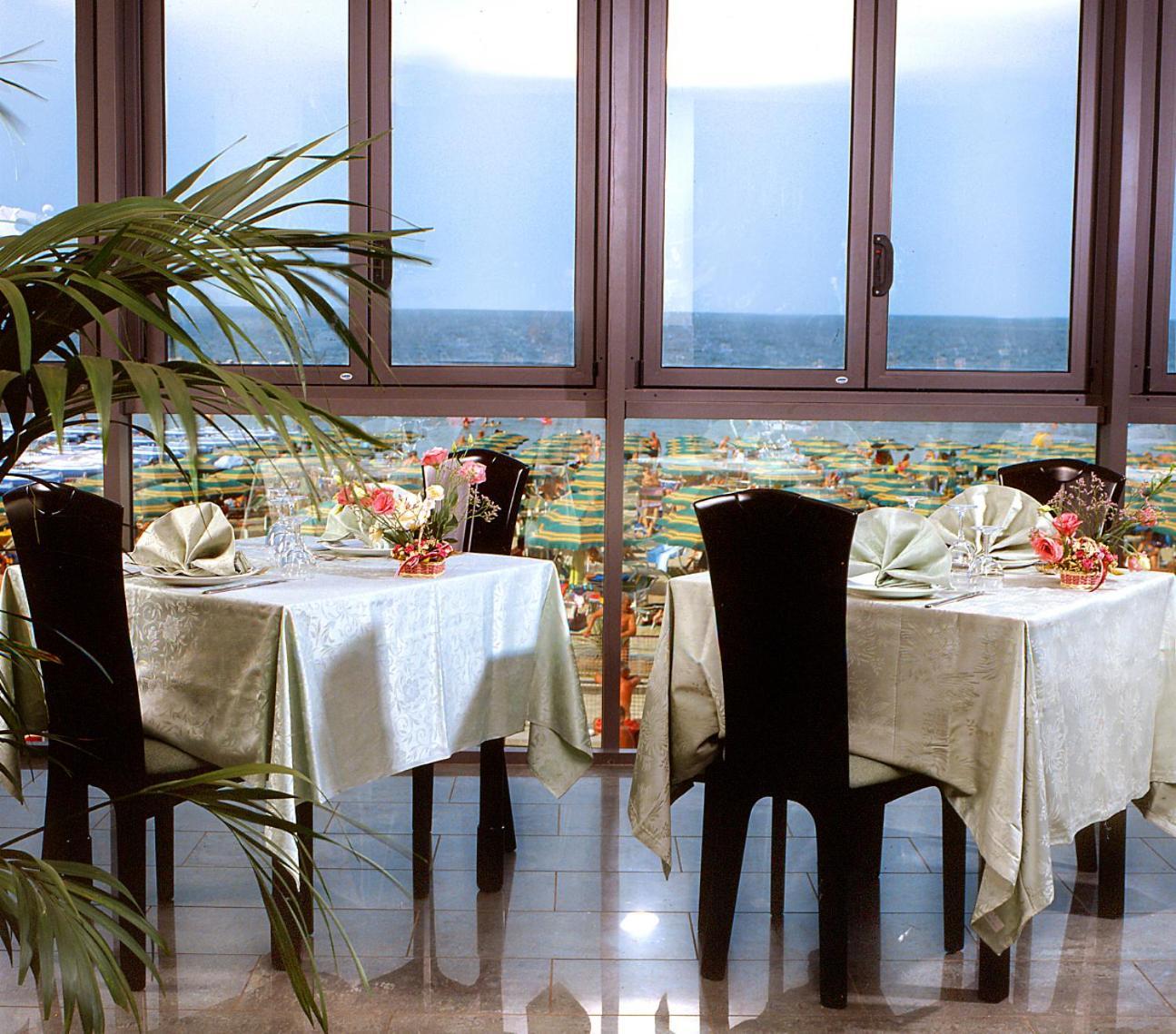 Hotel Foschi-Peninsula Bellaria-Igea Marina Esterno foto