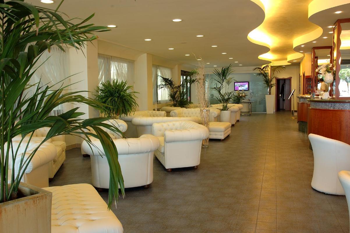 Hotel Foschi-Peninsula Bellaria-Igea Marina Esterno foto