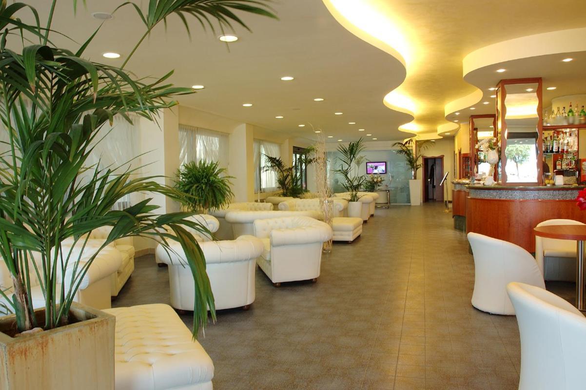 Hotel Foschi-Peninsula Bellaria-Igea Marina Esterno foto