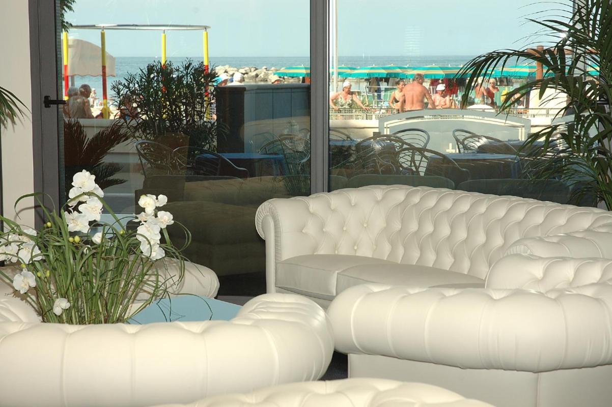 Hotel Foschi-Peninsula Bellaria-Igea Marina Esterno foto