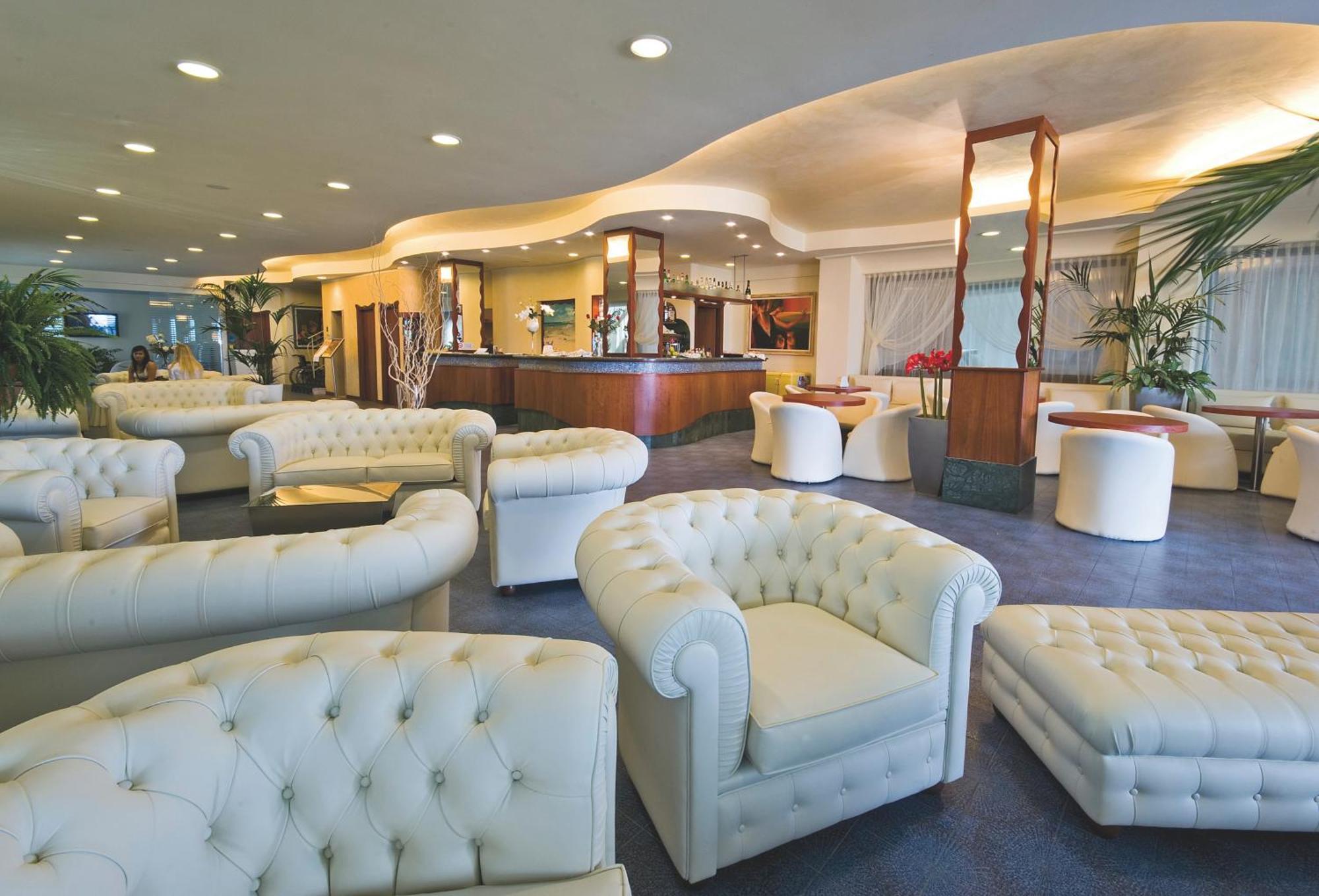 Hotel Foschi-Peninsula Bellaria-Igea Marina Esterno foto