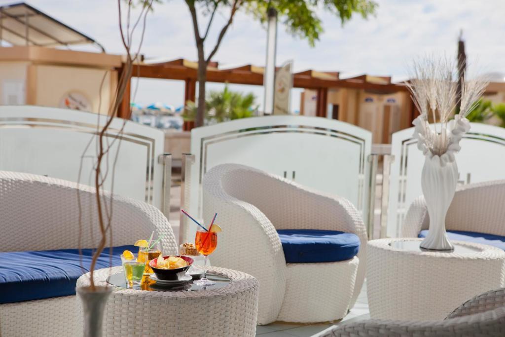 Hotel Foschi-Peninsula Bellaria-Igea Marina Esterno foto