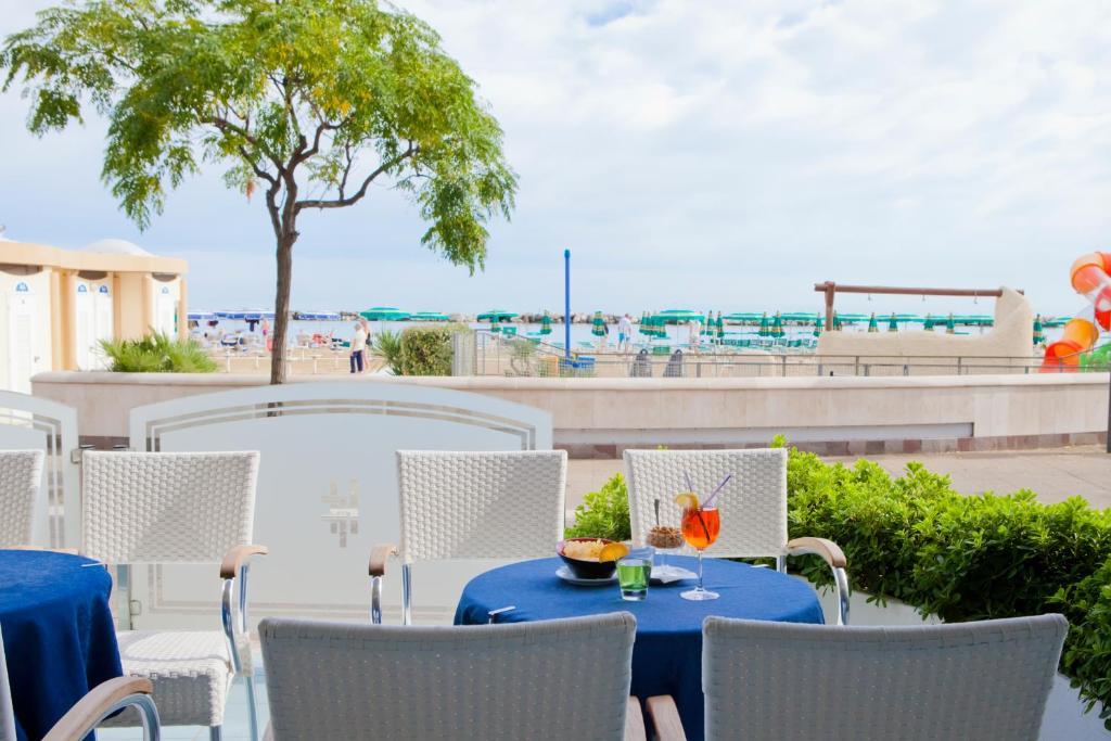Hotel Foschi-Peninsula Bellaria-Igea Marina Esterno foto