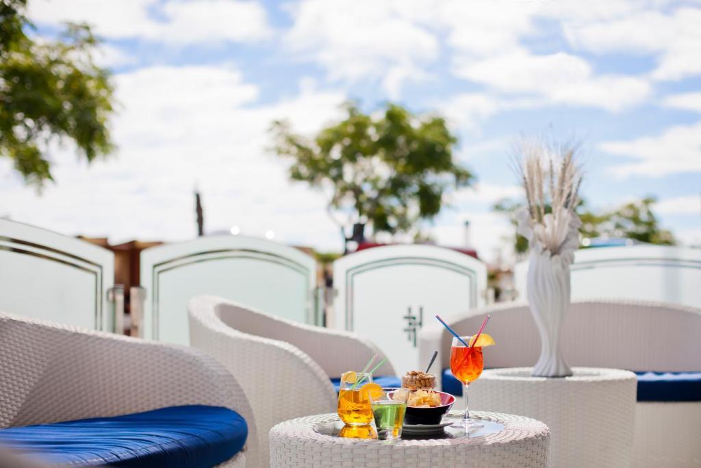 Hotel Foschi-Peninsula Bellaria-Igea Marina Esterno foto
